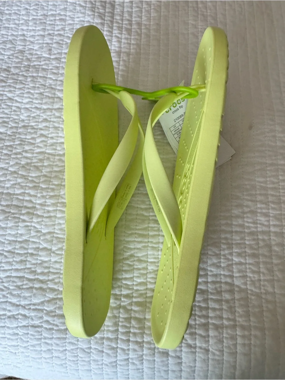 CROCS lightweight flip